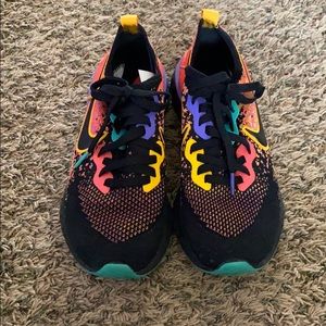 Women’s Nike Epic React Flyknit 2 SIZE 8.5